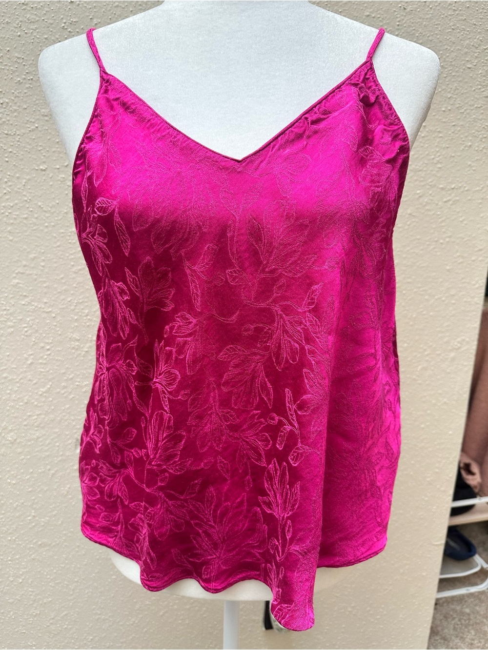 Victoria's Secret Fuschia Satin Floral Embroidered Camisole Tank Top Sz XL Flowy
